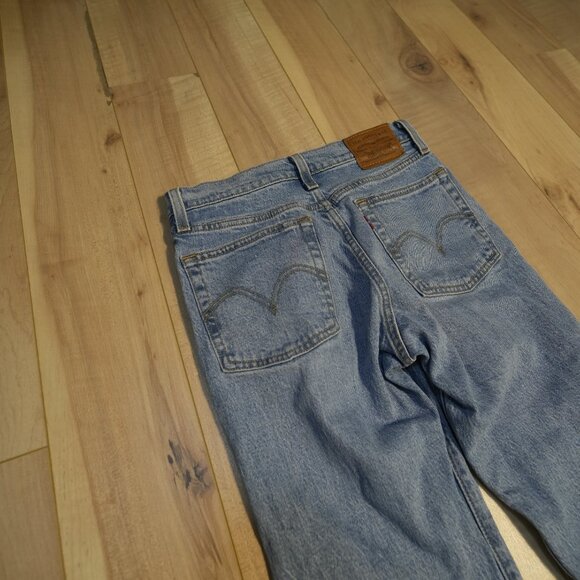 Levi's Wedgie Straight Leg Denim Jeans Light Blue Wash w/ Frayed Ends - Size 24 - Picture 4 of 6